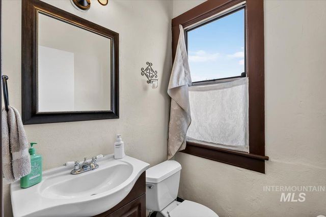 3904 S Indiana Avenue, Caldwell, ID 83605