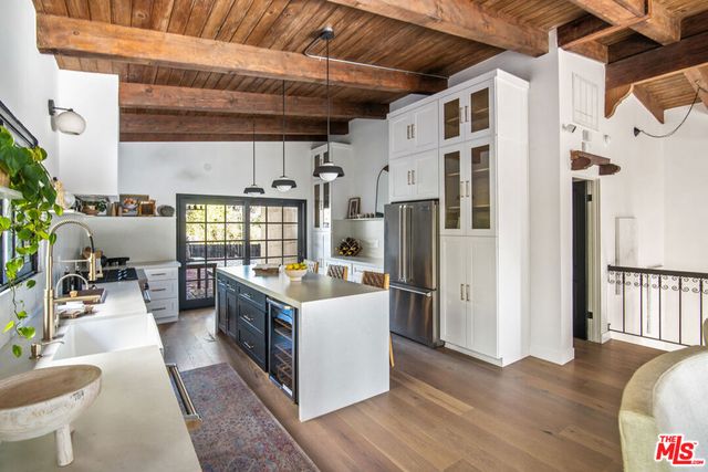9265 Thrush Way, Los Angeles, CA 90069