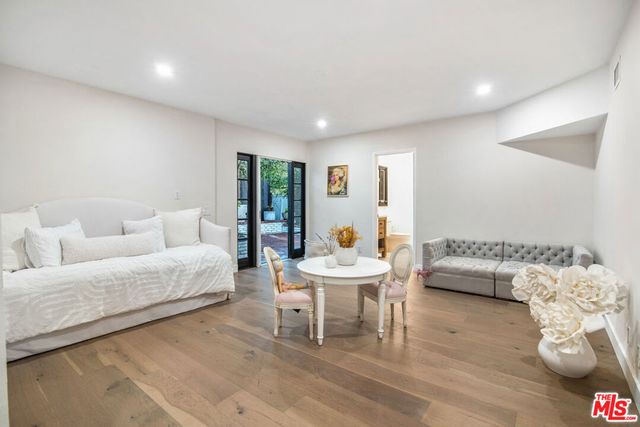 9265 Thrush Way, Los Angeles, CA 90069