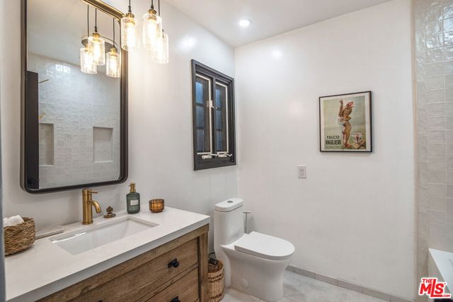 9265 Thrush Way, Los Angeles, CA 90069