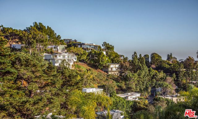 9265 Thrush Way, Los Angeles, CA 90069