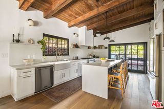 9265 Thrush Way, Los Angeles, CA 90069