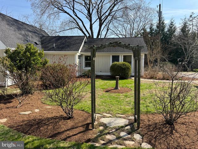 1268 HAYES RD, Shady Side, MD 20764