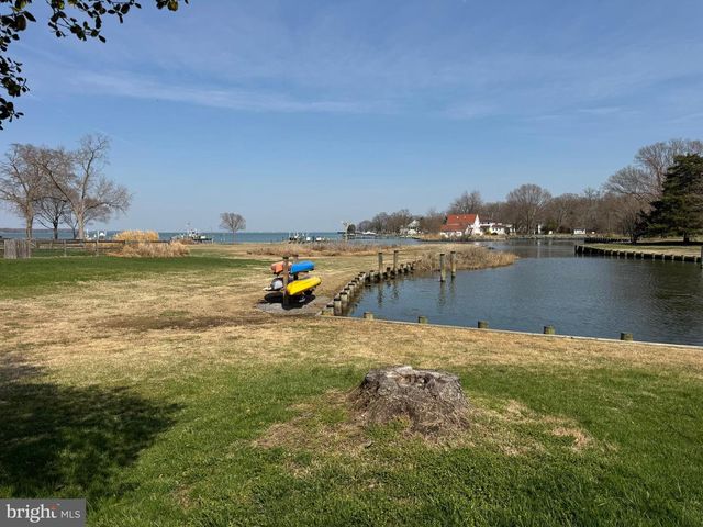 1268 HAYES RD, Shady Side, MD 20764