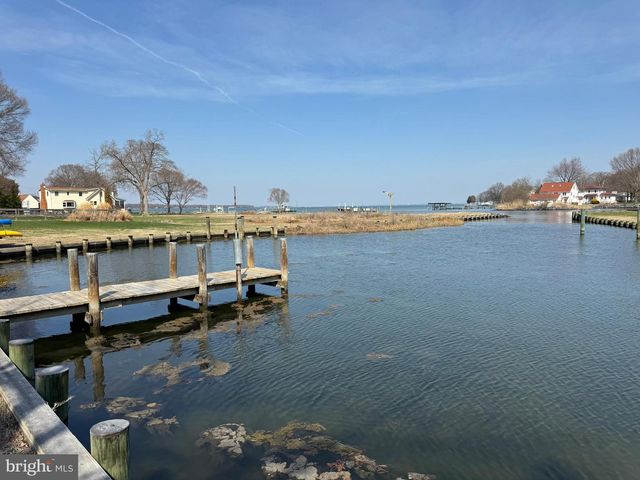 1268 HAYES RD, Shady Side, MD 20764