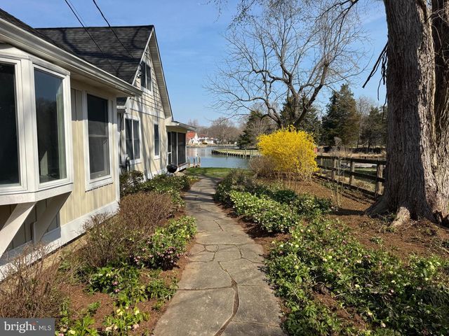 1268 HAYES RD, Shady Side, MD 20764