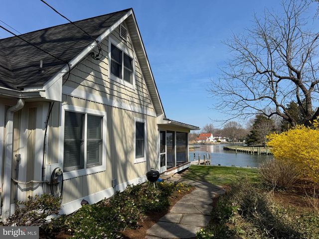 1268 HAYES RD, Shady Side, MD 20764