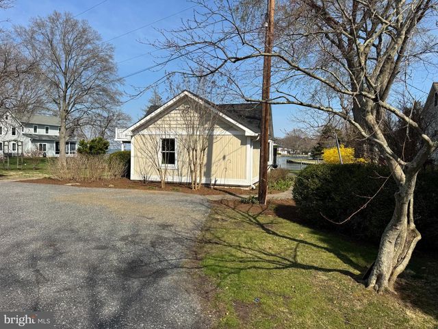 1268 HAYES RD, Shady Side, MD 20764