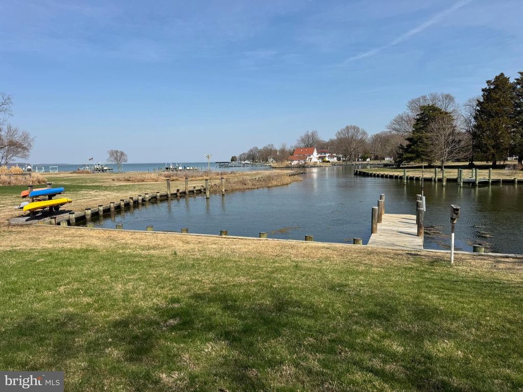 1268 HAYES RD, Shady Side, MD 20764