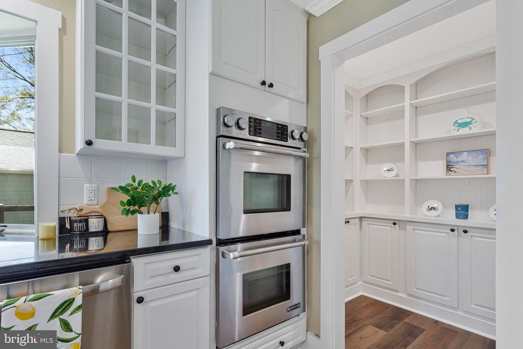 Image 10 of property listing at 1268 HAYES RD, Shady Side, MD 20764