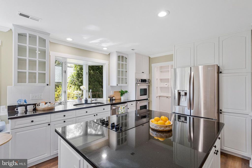 Image 16 of property listing at 1268 HAYES RD, Shady Side, MD 20764