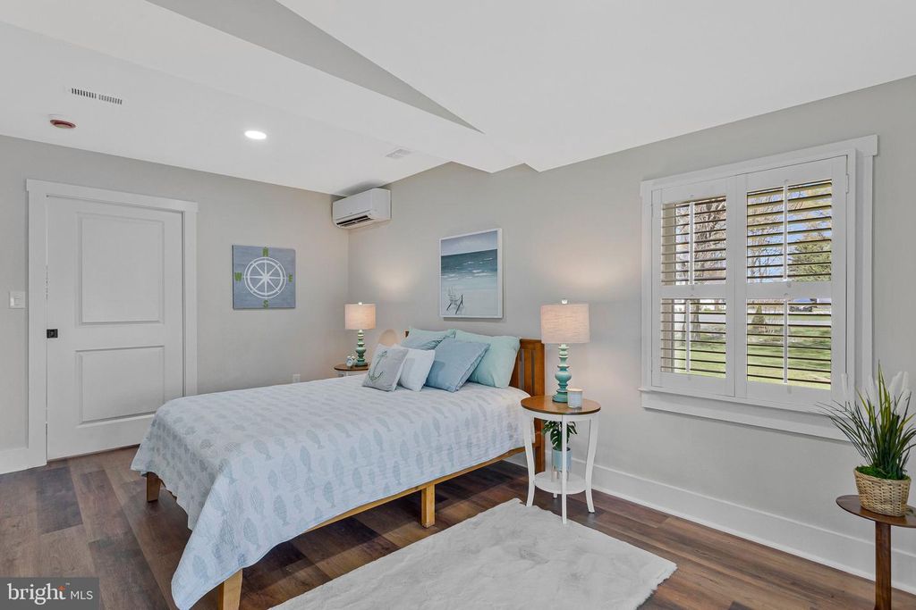 Image 23 of property listing at 1268 HAYES RD, Shady Side, MD 20764