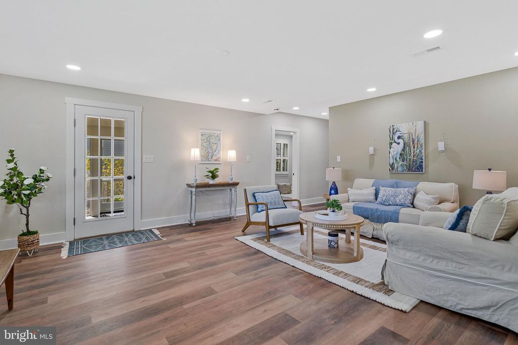 Image 31 of property listing at 1268 HAYES RD, Shady Side, MD 20764