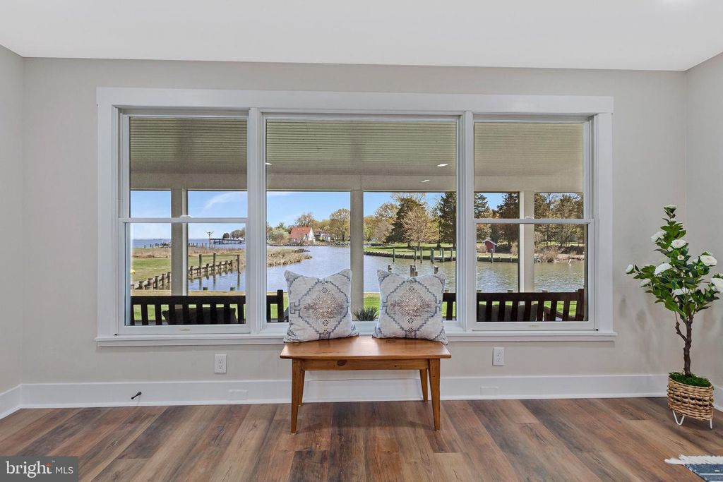 Image 32 of property listing at 1268 HAYES RD, Shady Side, MD 20764