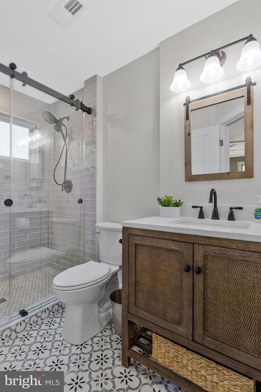 Image 38 of property listing at 1268 HAYES RD, Shady Side, MD 20764