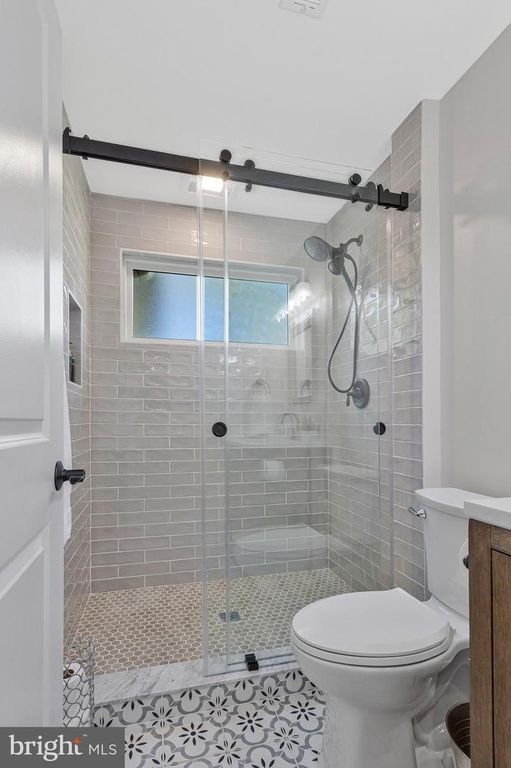 Image 39 of property listing at 1268 HAYES RD, Shady Side, MD 20764