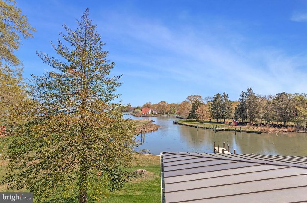 Image 52 of property listing at 1268 HAYES RD, Shady Side, MD 20764