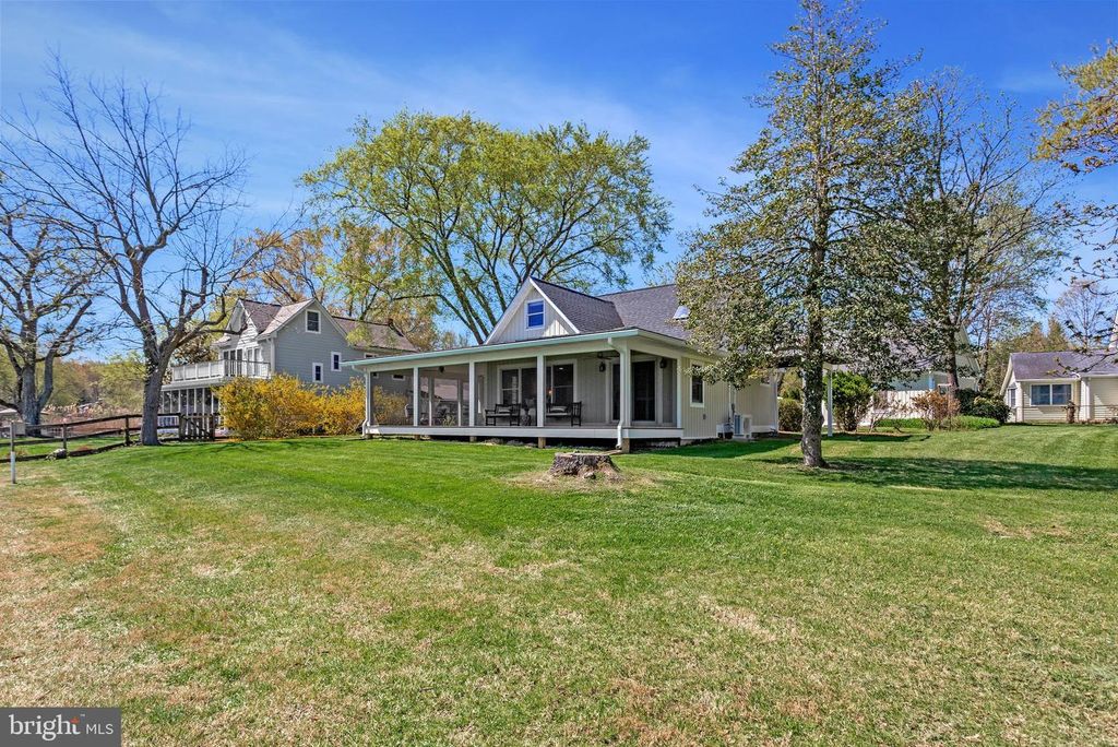 Image 59 of property listing at 1268 HAYES RD, Shady Side, MD 20764