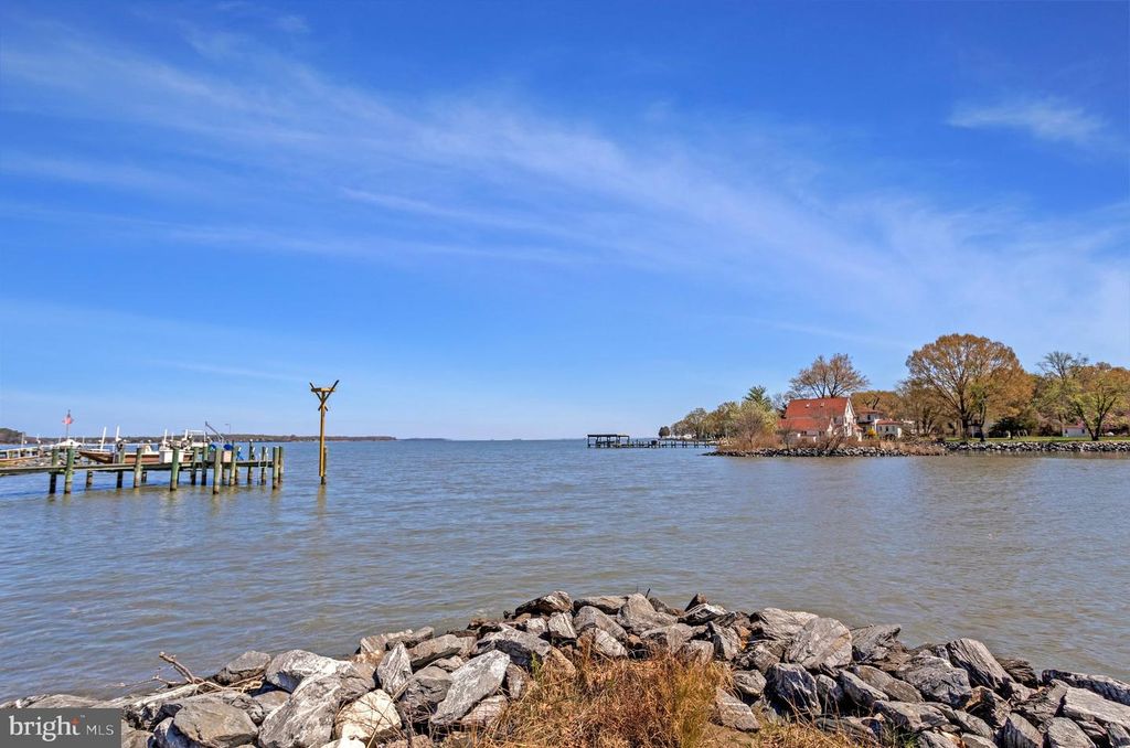 Image 60 of property listing at 1268 HAYES RD, Shady Side, MD 20764