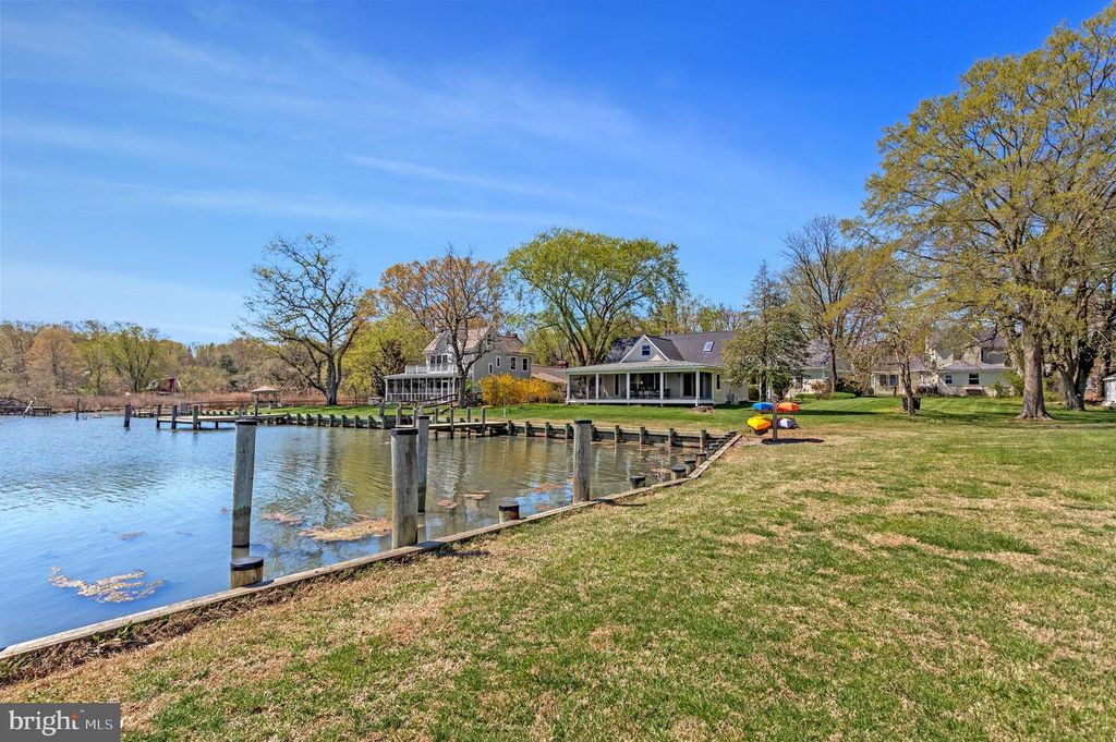 Image 62 of property listing at 1268 HAYES RD, Shady Side, MD 20764