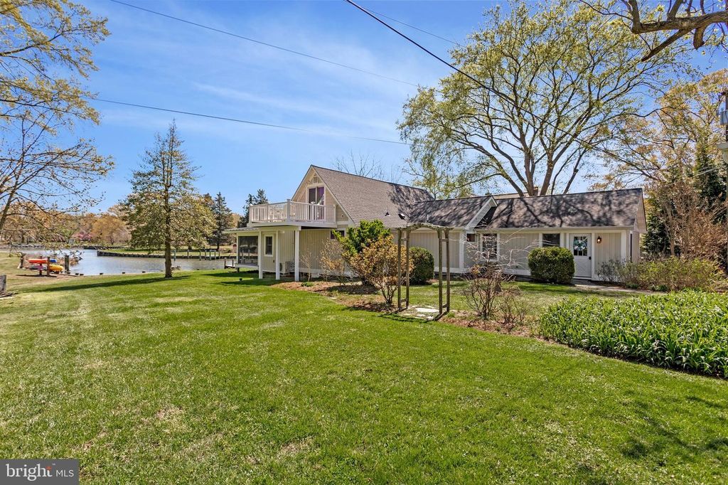 Image 67 of property listing at 1268 HAYES RD, Shady Side, MD 20764