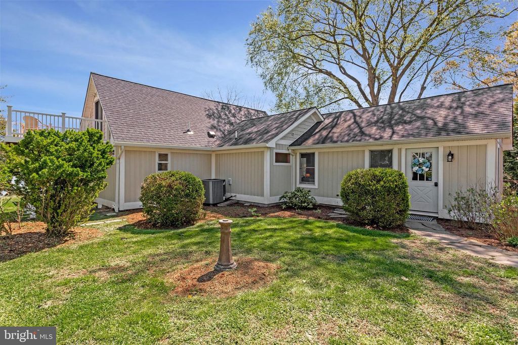 Image 70 of property listing at 1268 HAYES RD, Shady Side, MD 20764