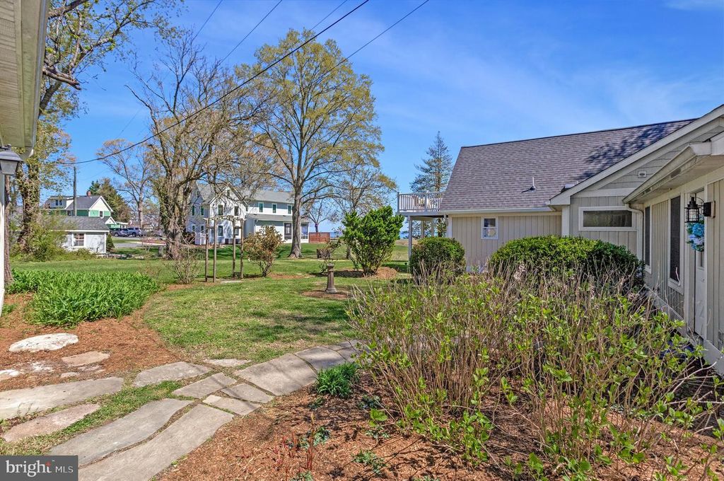 Image 71 of property listing at 1268 HAYES RD, Shady Side, MD 20764