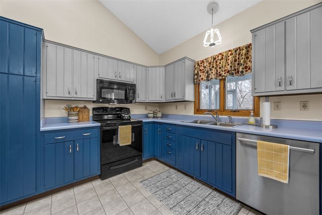 1482 Westview Drive, Coralville, IA 52241