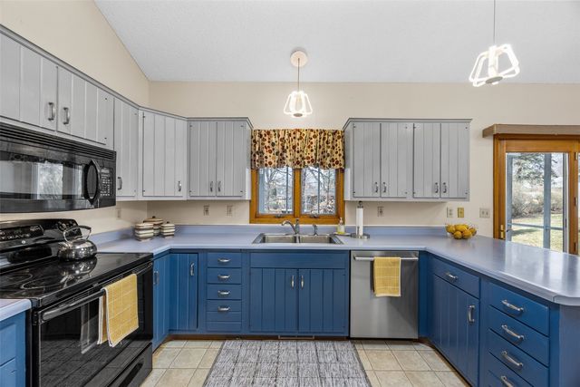 1482 Westview Drive, Coralville, IA 52241