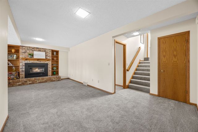 1482 Westview Drive, Coralville, IA 52241