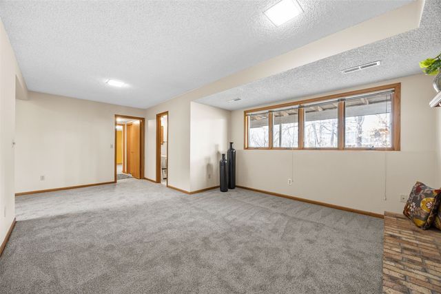 1482 Westview Drive, Coralville, IA 52241