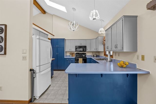 1482 Westview Drive, Coralville, IA 52241