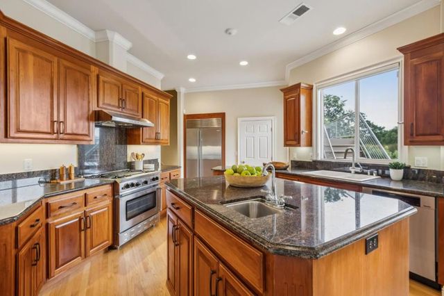 140 Ridgeway Road, Woodside, CA 94062