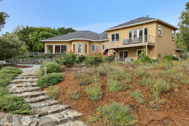 140 Ridgeway Road, Woodside, CA 94062