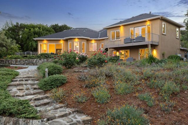 140 Ridgeway Road, Woodside, CA 94062