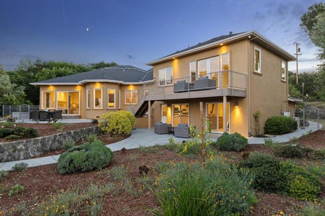 140 Ridgeway Road, Woodside, CA 94062