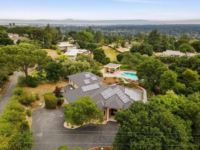 140 Ridgeway Road, Woodside, CA 94062