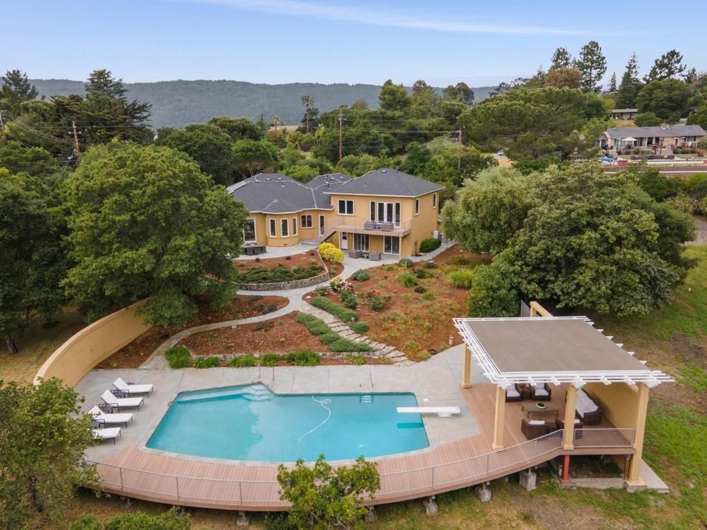 140 Ridgeway Road, Woodside, CA 94062