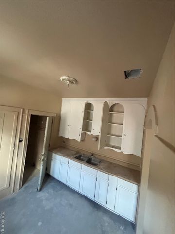 3267 webb, Detroit, MI 48206