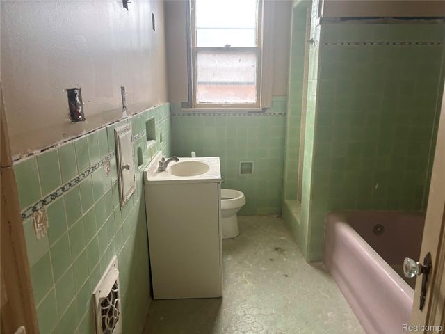 3267 webb, Detroit, MI 48206