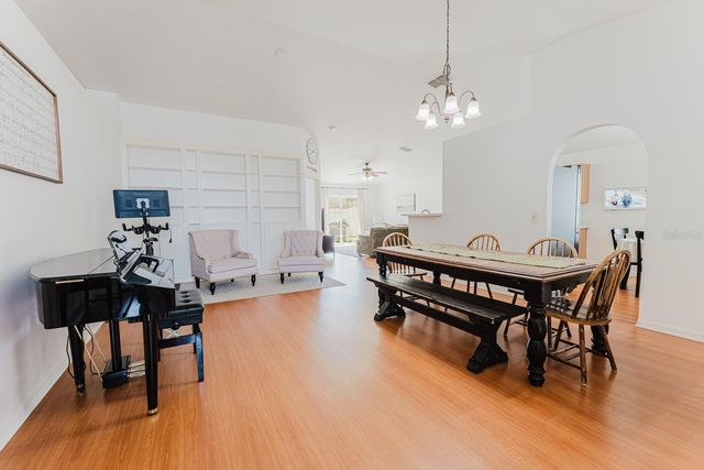 2043 CORNER TREE COURT, Orlando, FL 32820