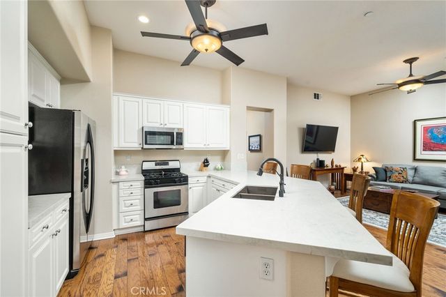 704 W 1st Street, Claremont, CA 91711