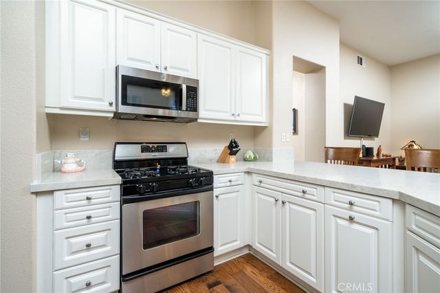 704 W 1st Street, Claremont, CA 91711