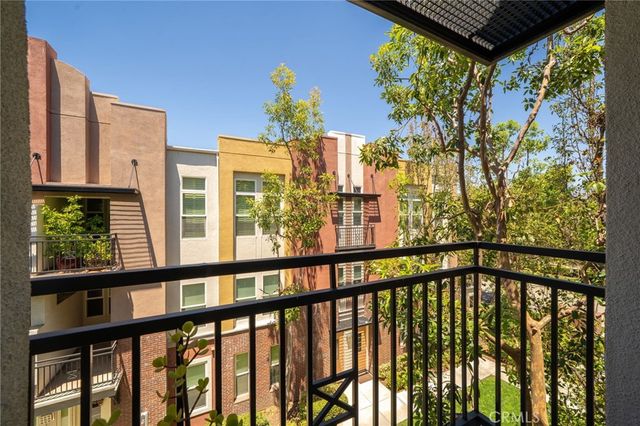 704 W 1st Street, Claremont, CA 91711