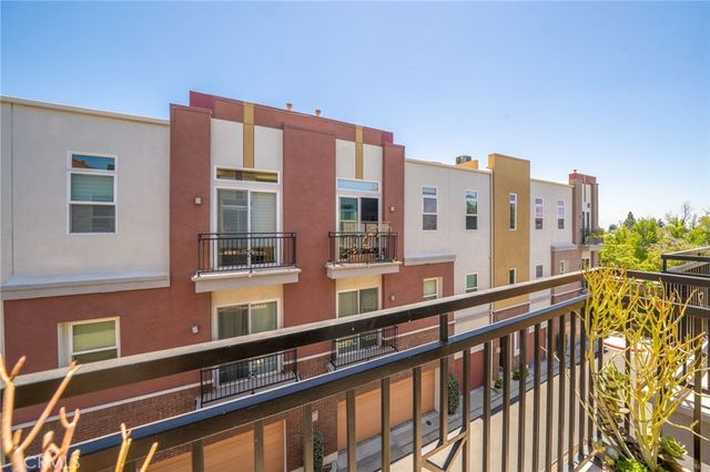 704 W 1st Street, Claremont, CA 91711