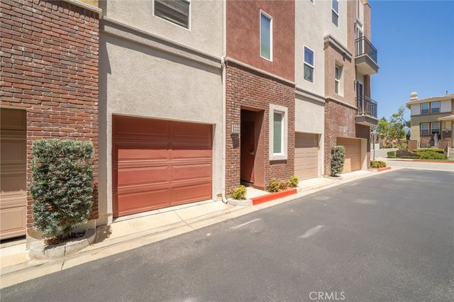 704 W 1st Street, Claremont, CA 91711