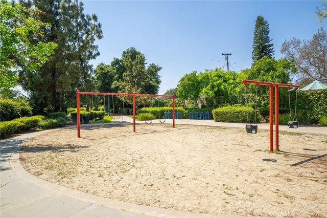 704 W 1st Street, Claremont, CA 91711