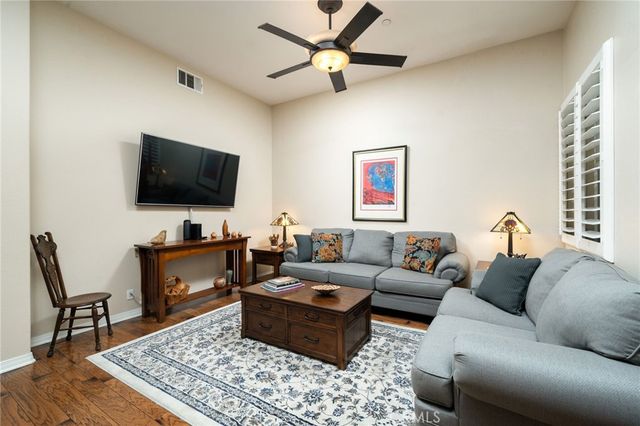 704 W 1st Street, Claremont, CA 91711