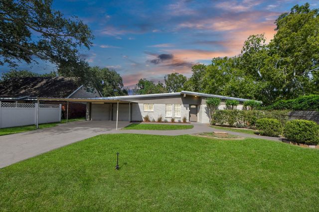 1502 Meadow Lane, Alvin, TX 77511