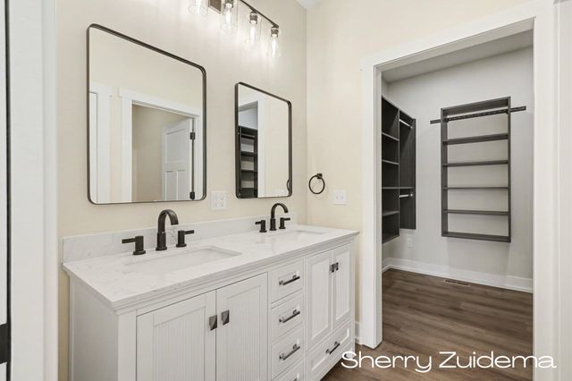 16229 148th Avenue, Spring Lake, MI 49456